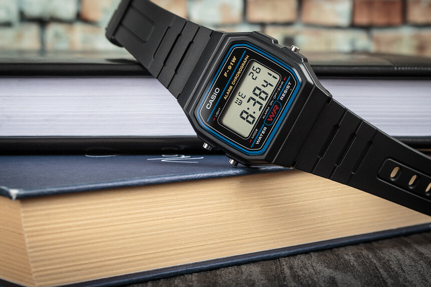 Klasická varianta nesmrtelných Casio F-91.