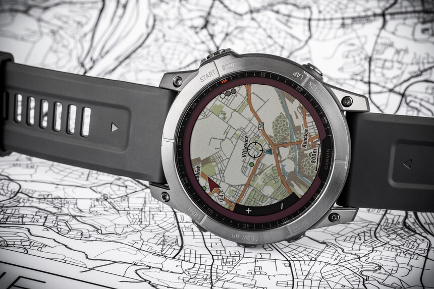 Tansflektivní displej na hodinkách Garmin Fenix 7X